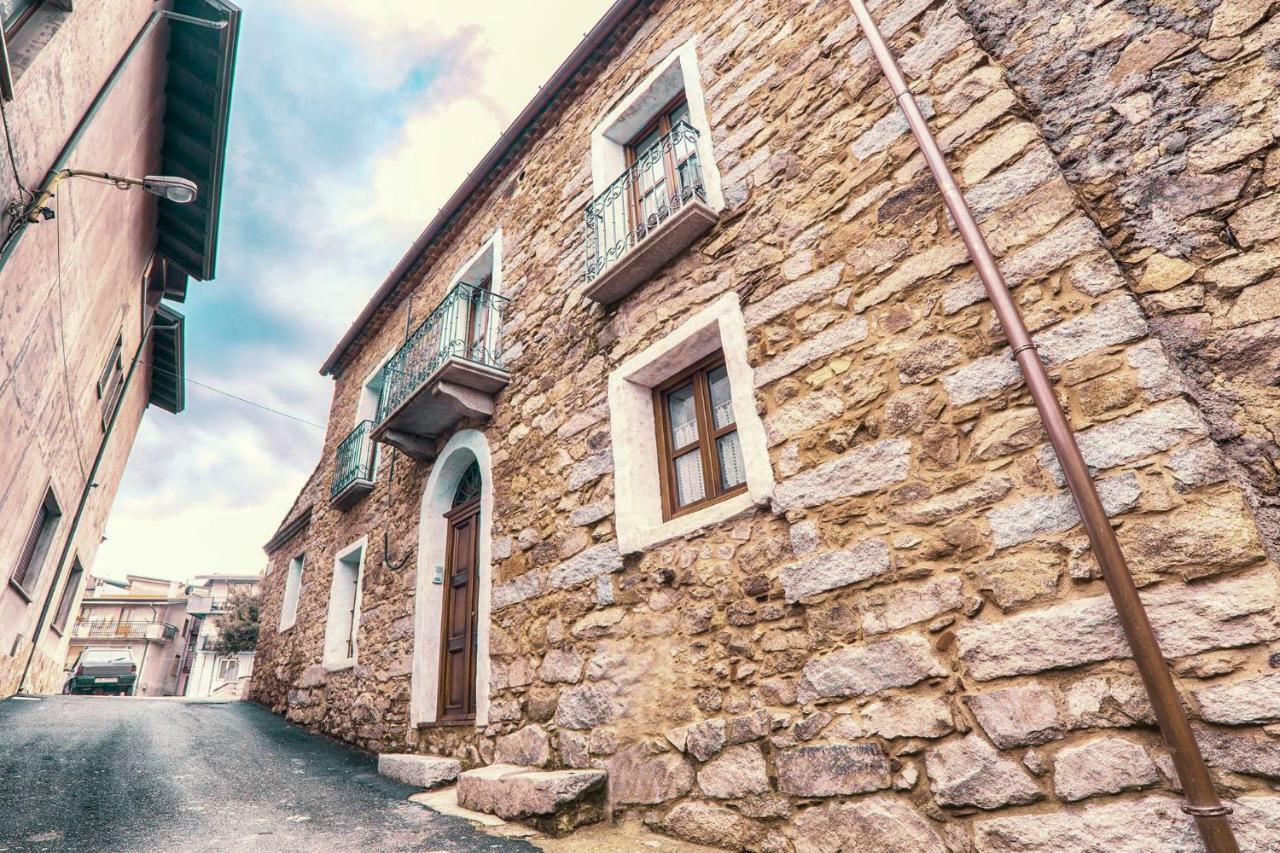 Casa Masini Bed and Breakfast Fonni Eksteriør billede